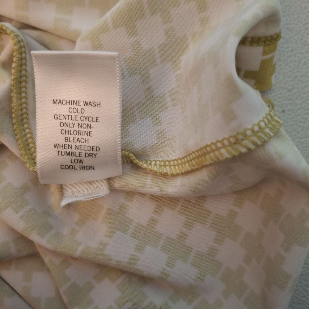 3/$15 Banana Republic XS Yellow Green Geometric Tie Neck V-Neck Blouse - Picture 6 of 7